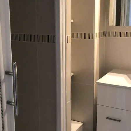 T2 Avec Piscine Et Parking Prive, A 300m De La - - Fr-1-388-11 Apartment *
