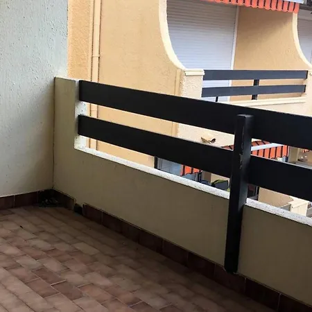 Apartment T2 Avec Piscine Et Parking Prive, A 300m De La - - Fr-1-388-11