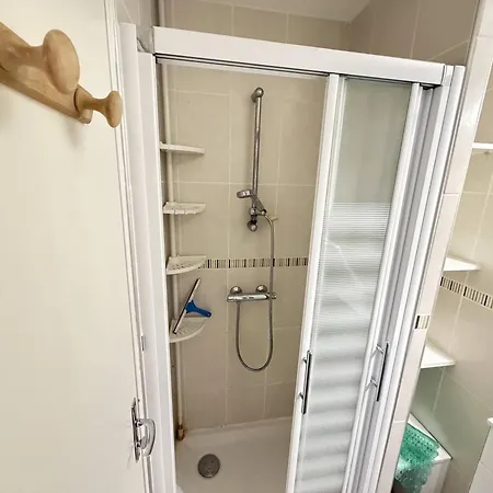 T2 Avec Piscine Et Parking Prive, A 300m De La - - Fr-1-388-11 * أرجيليه- سور- مير